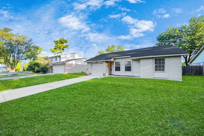 Building Photo - 9918 Peachridge Dr