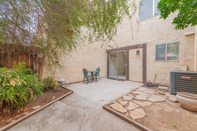 Building Photo - 2533 Colgate Way