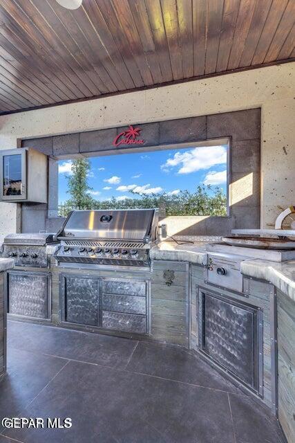 Building Photo - 12292 Fresh Water Dr