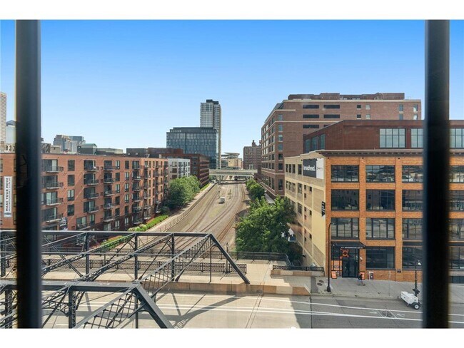 Building Photo - 404 N Washington Ave