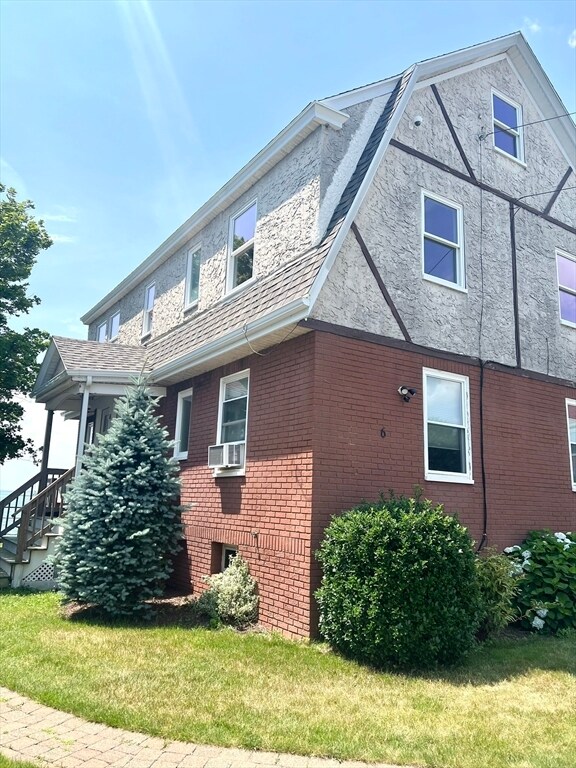 Building Photo - 6 Elmwood Ct