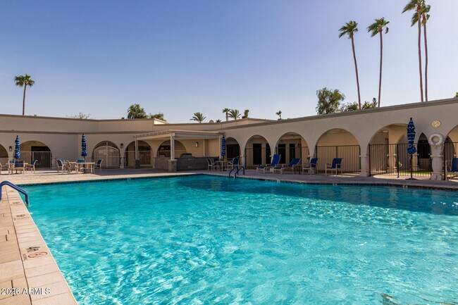 Building Photo - 7950 E Camelback Rd