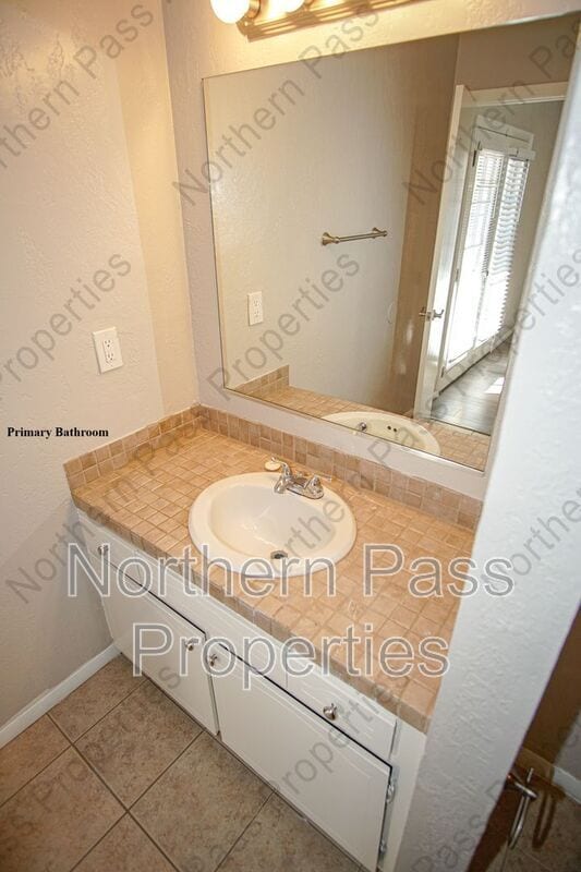 Building Photo - 4433 N Stanton 507