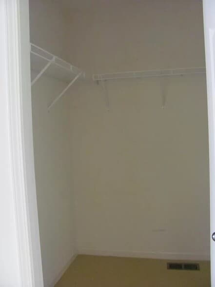 Master Bedroom walk in Closet - 1407 Ashford Ct