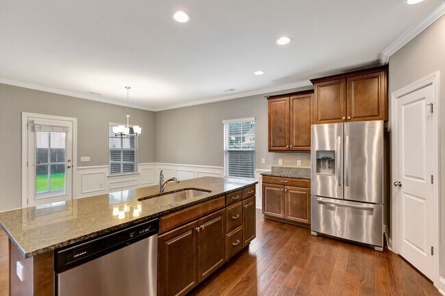Building Photo - Welcome to Filbin Creek — North Charleston...