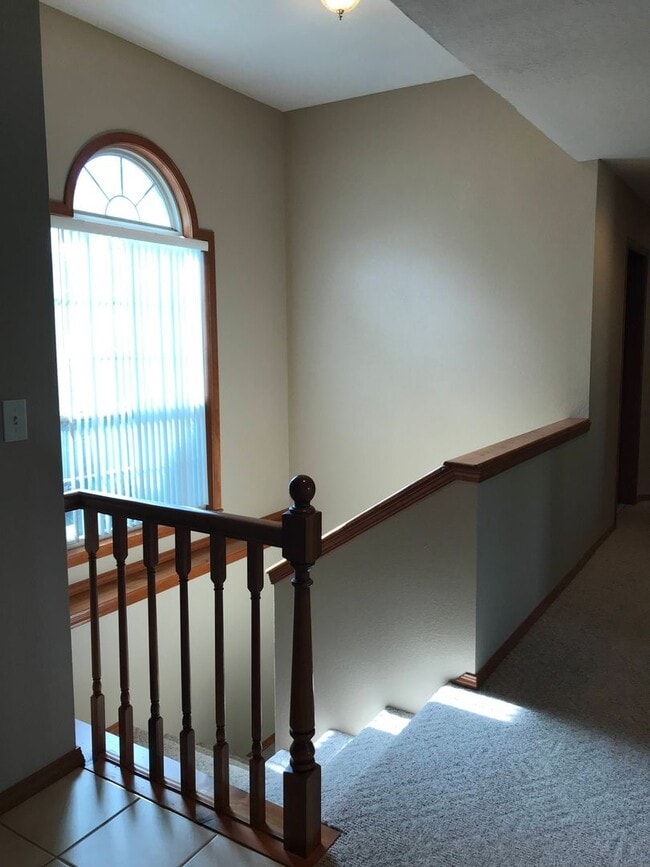 Building Photo - Walkout Basement Home Must See