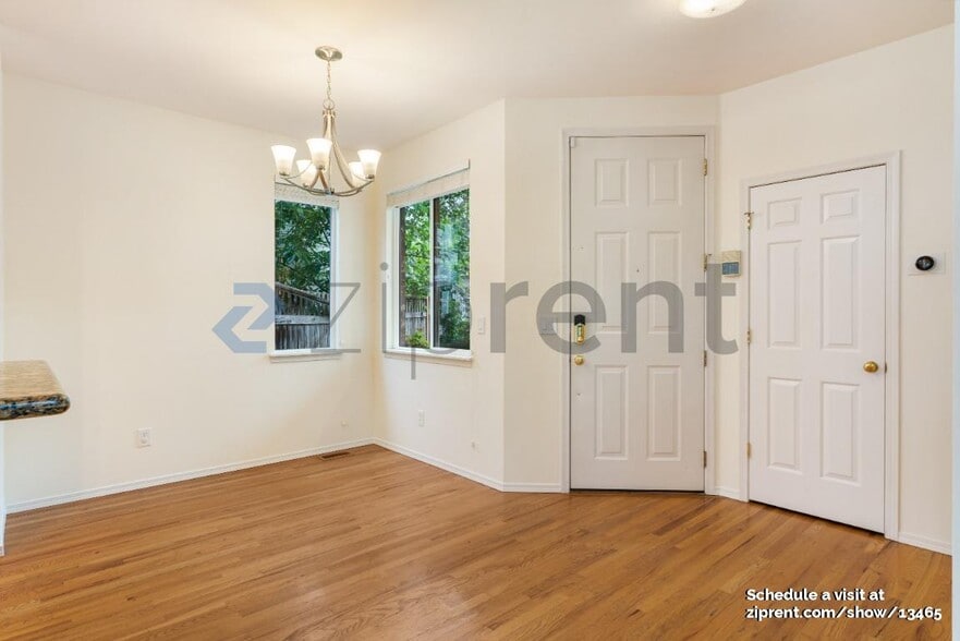 Building Photo - 15150 NE 8th Pl