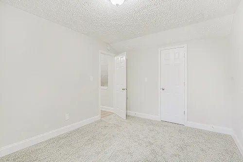 Building Photo - 5485 Pine Dr SW