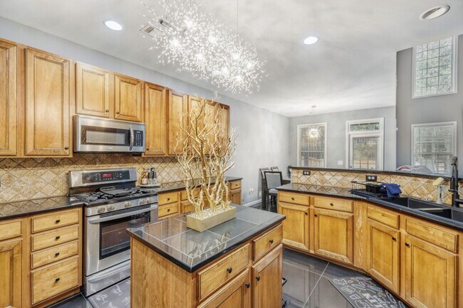 Building Photo - Turnkey Furnished 5BR Home – Ideal for Corporate Relocation & Temporary Housing