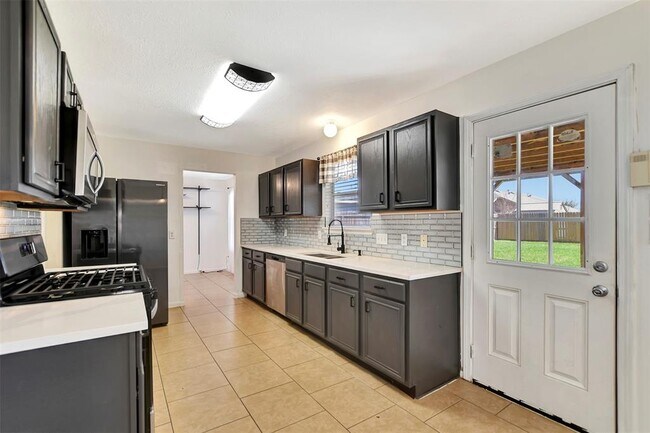 Building Photo - 1811 Adobe Falls Dr