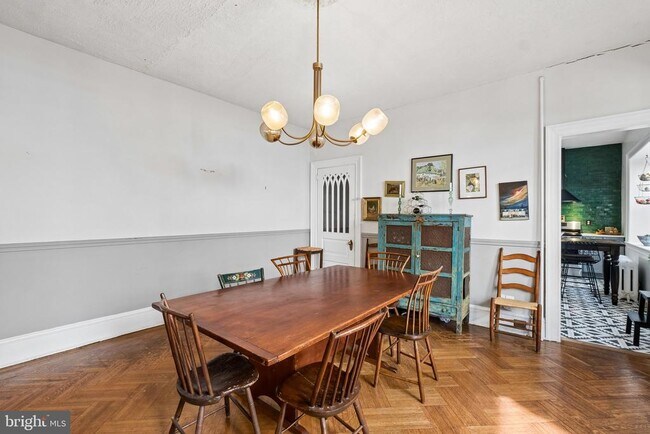 Building Photo - 133 E Gorgas Ln