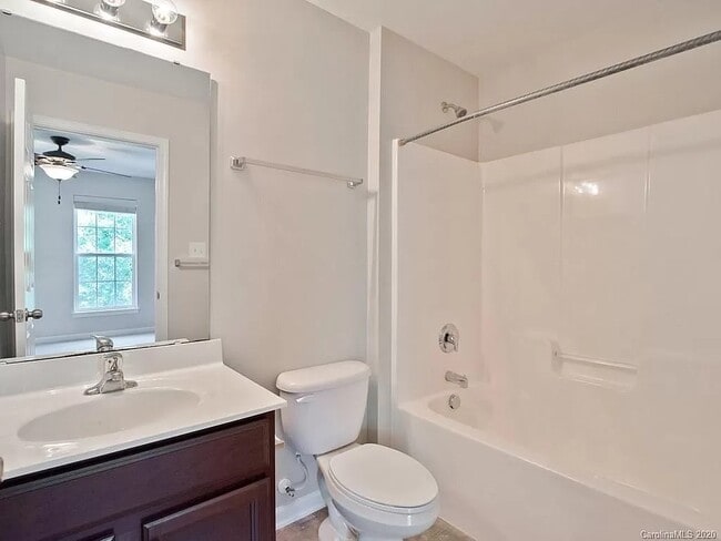 Building Photo - 660 Penn St