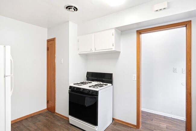 Building Photo - 8983 Highland Dr