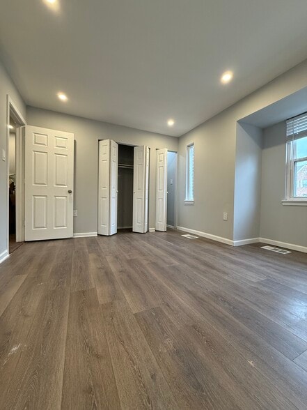 Building Photo - 238 Stevenson Sq