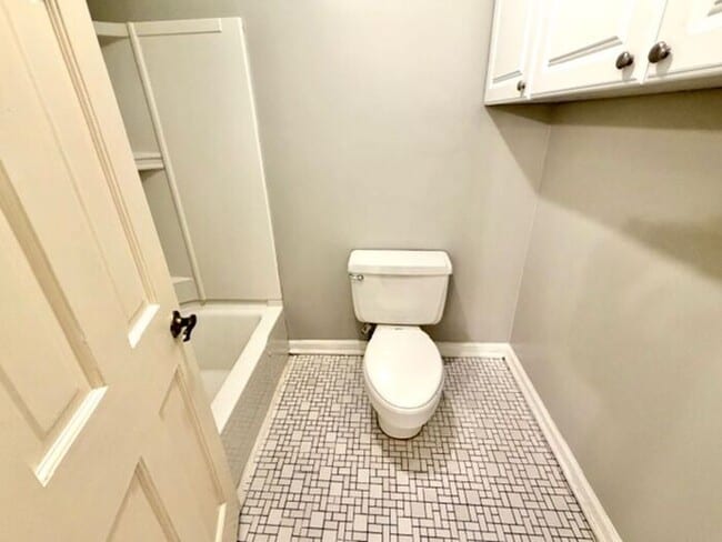 Building Photo - Spacious Home In Countrywood-4 Bedrooms 2827 SF