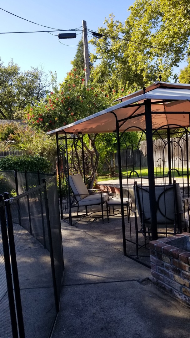 Building Photo - Move In Special: Central Roseville, Pool, Gardner Single Story Large Yard,  3 bedrooms, 2 baths, ...