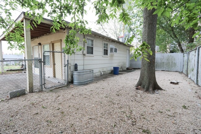 Building Photo - 4615 University Oaks Blvd