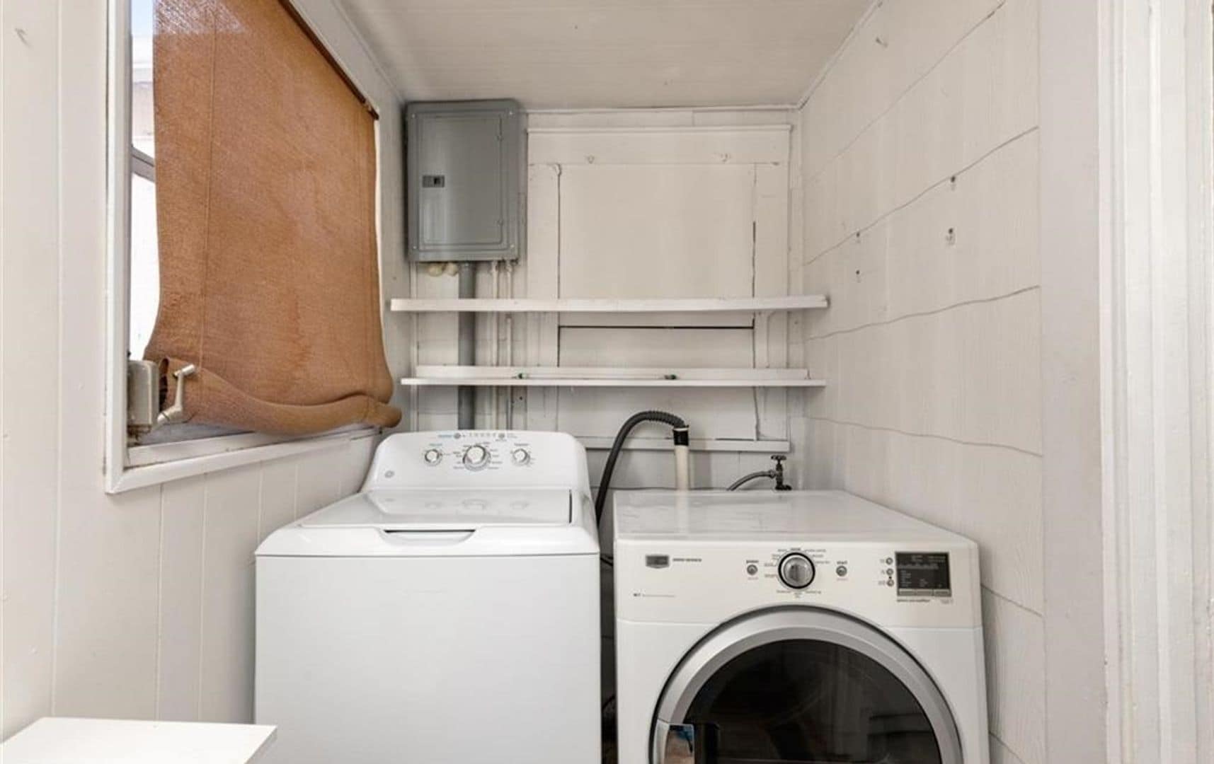 Building Photo - 3255 Arlington Dr