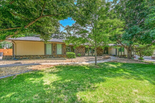 Building Photo - $6,850.00 - 5 Bedrooms, 3.5 Bathrooms, Sin...