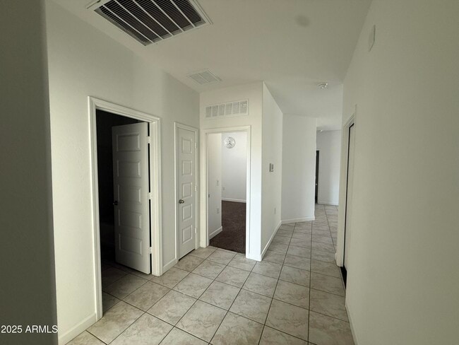 Building Photo - 10301 S Peralta Dr