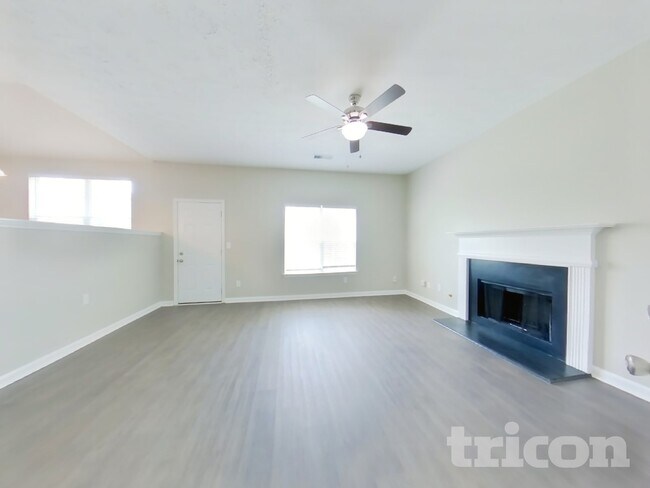 Building Photo - 3120 Far Emerald Land