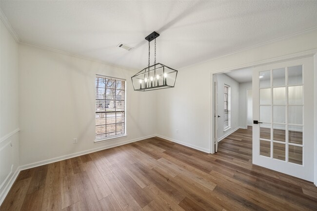 Building Photo - 3518 Cave Springs Dr