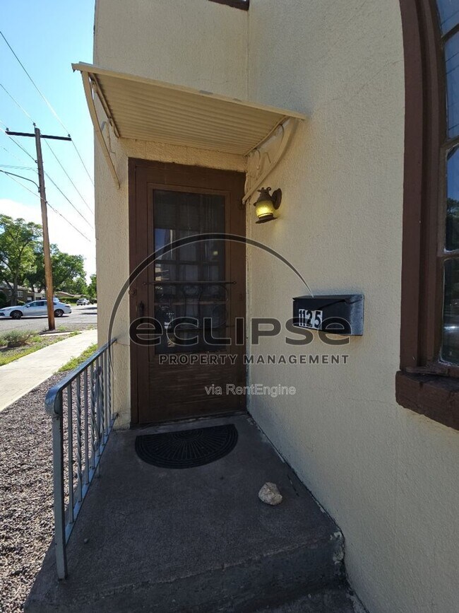 Building Photo - 1125 3rd St