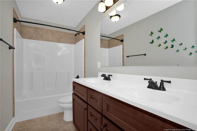 Building Photo - 110 Pinecrest Dr