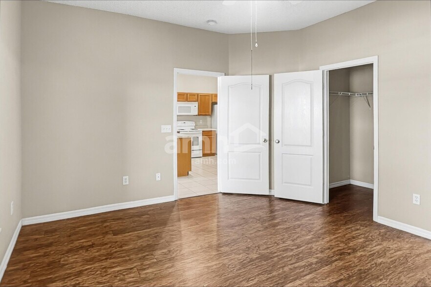Building Photo - 4470 Waterside Pointe Cir