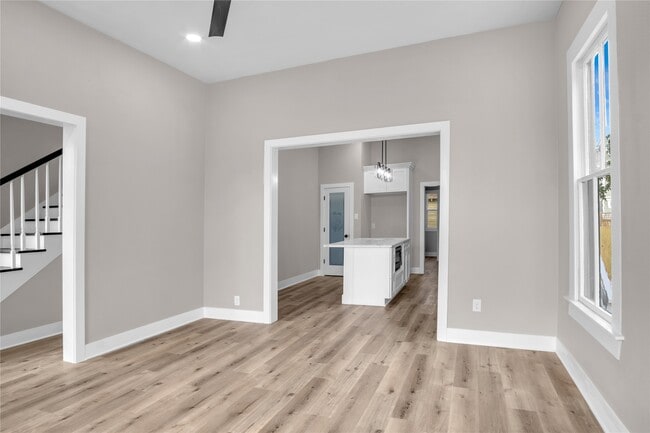 Building Photo - 614 11th St