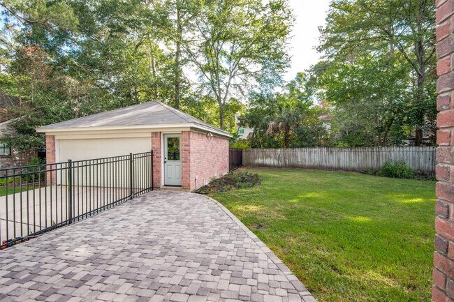 Building Photo - 14 White Fawn Dr