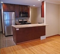 Building Photo - 913 22nd Ave SE