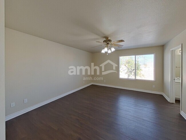 Building Photo - 1752 Quartz Landing Ave