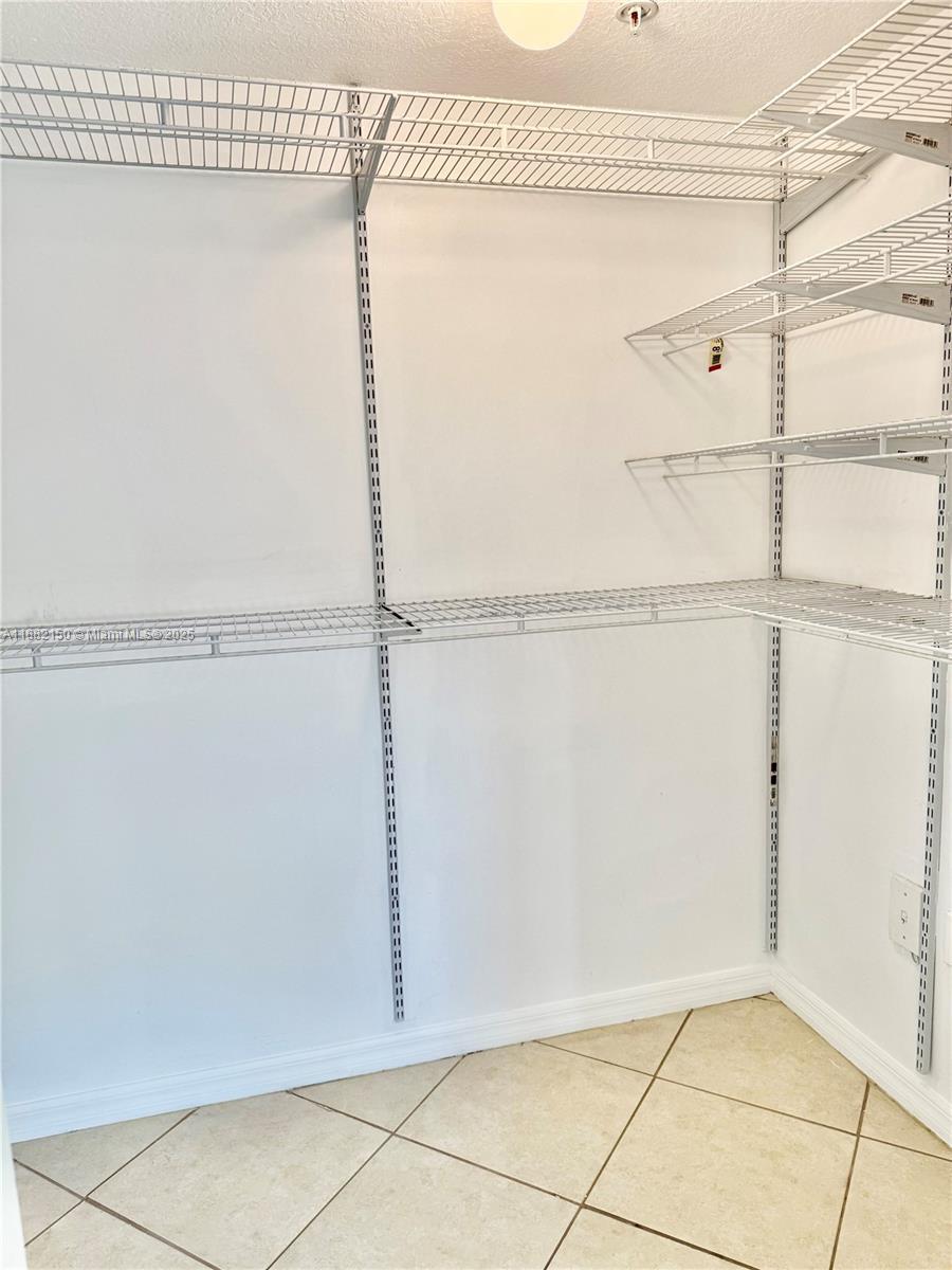 Building Photo - 2630 SW 28th St