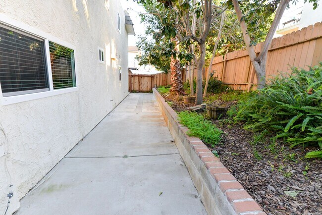 Building Photo - 34031 Street of the Amber Lantern