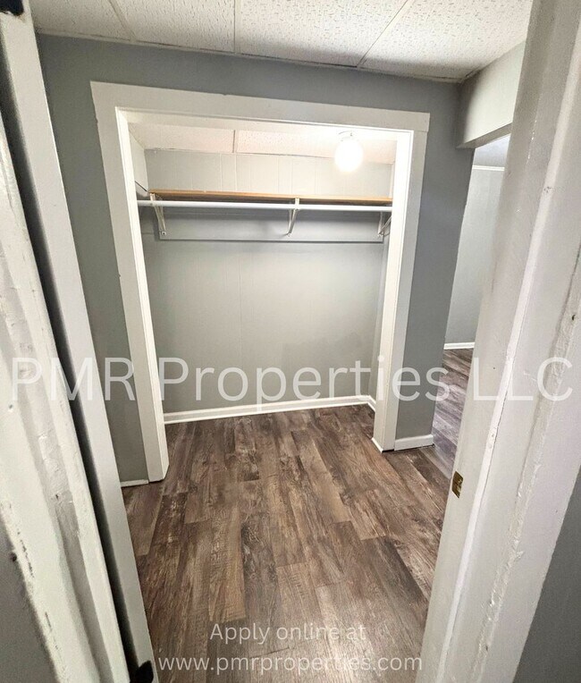 Building Photo - 516 S 16th St