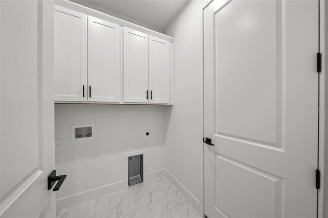 Building Photo - 3778 Maxwell Park Dr