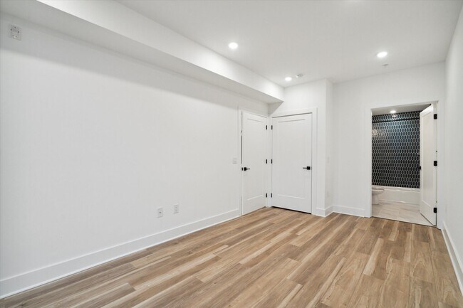 Building Photo - 2636 E York St