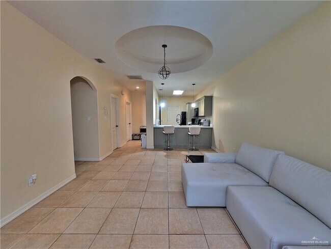 Building Photo - 3127 Regal Dr