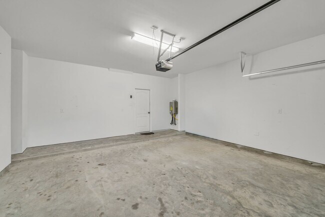 Building Photo - 6131 Morning Fern Ln