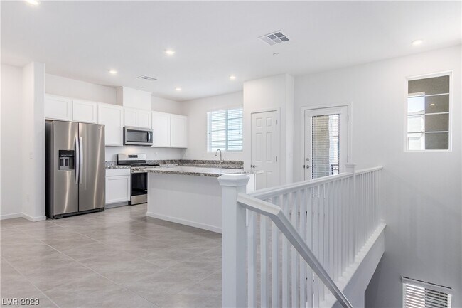 Building Photo - 1131 Tektite Ave
