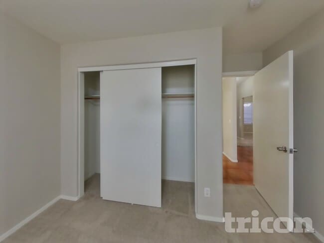 Building Photo - 2601 S 79th Dr