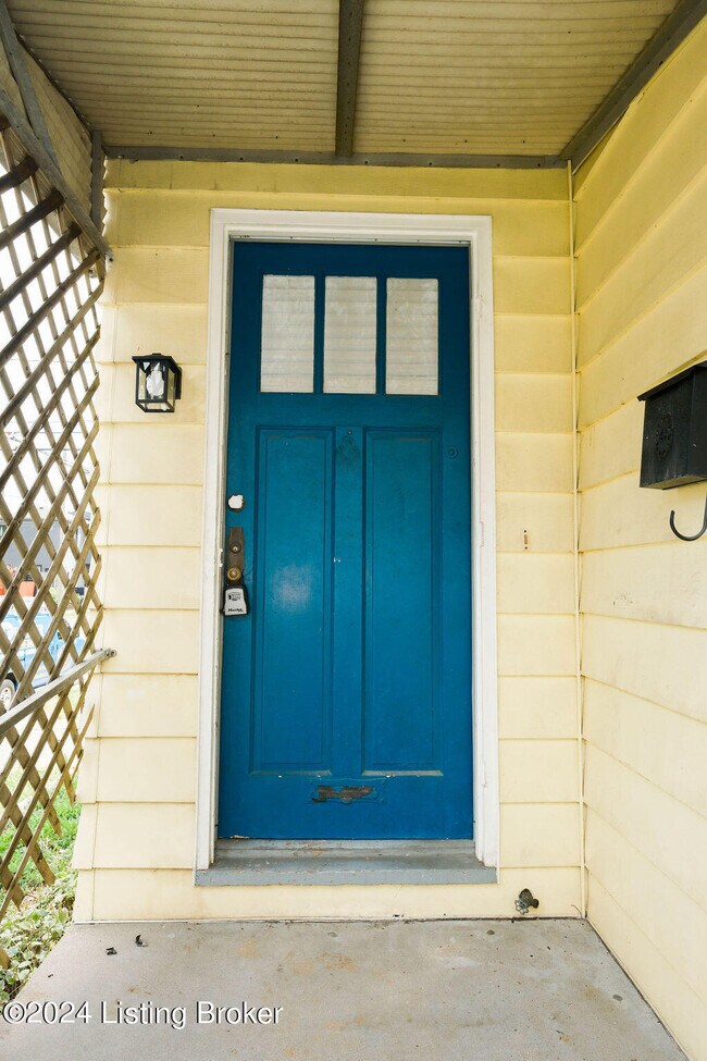 Building Photo - 208 Pope St