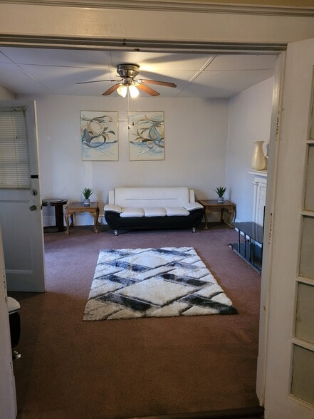 Living room - 2763 Vineville Ave