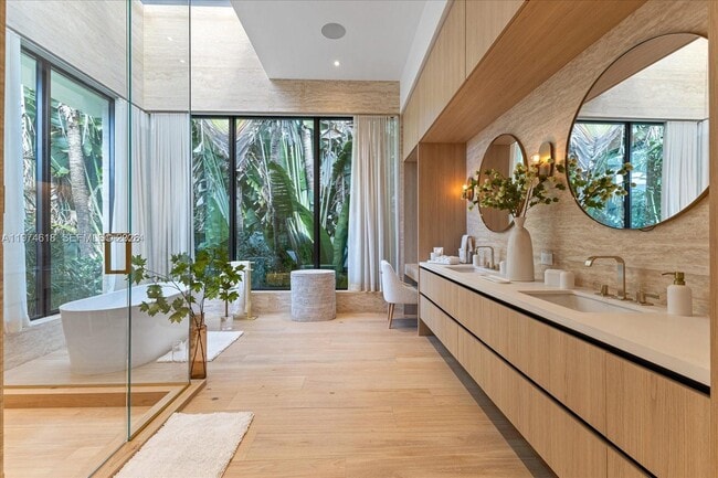 Building Photo - 1510 W 23rd St