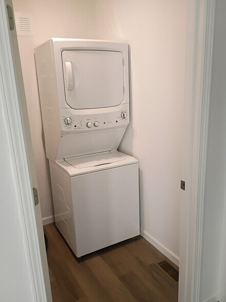 Building Photo - 101 Edmonds Dr