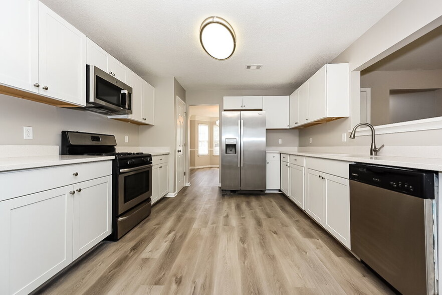 Building Photo - 11598 Registry Blvd
