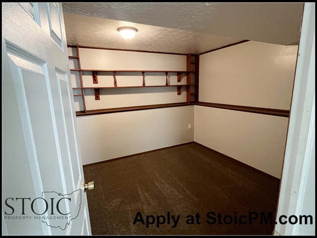 Building Photo - 3169 Earlington Ln