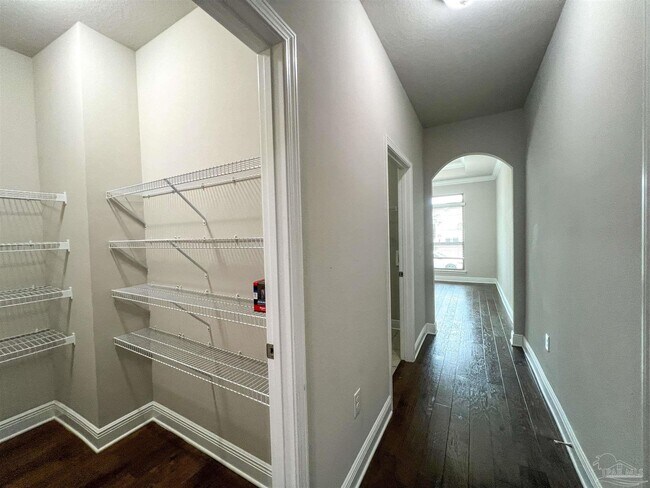 Building Photo - 9379 Pebble Stone Dr