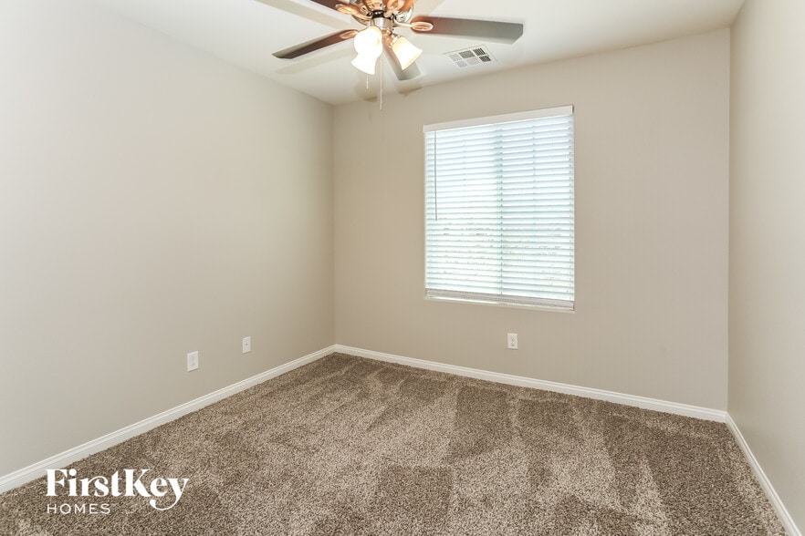 Building Photo - 6916 Yellow Cosmos Ave